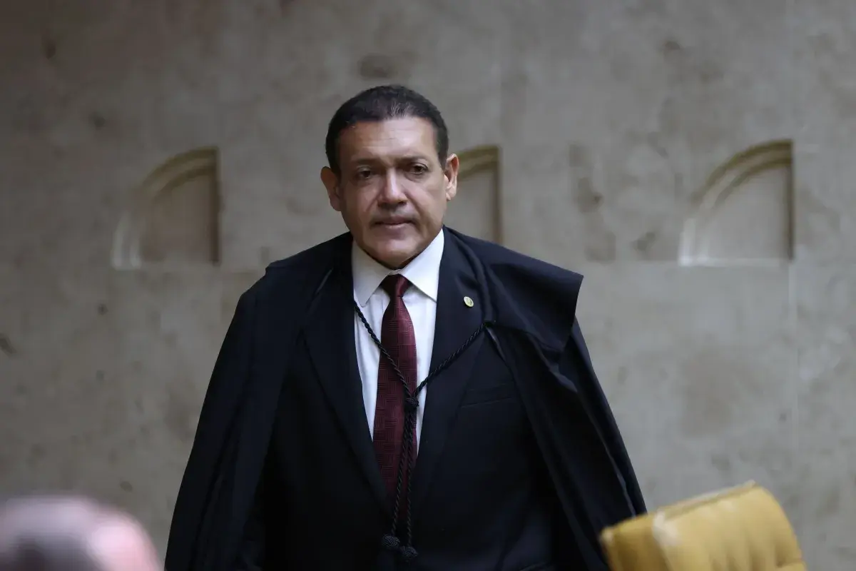 Fachin rejeita pedido para afastar Nunes Marques de ação da CPI do Master