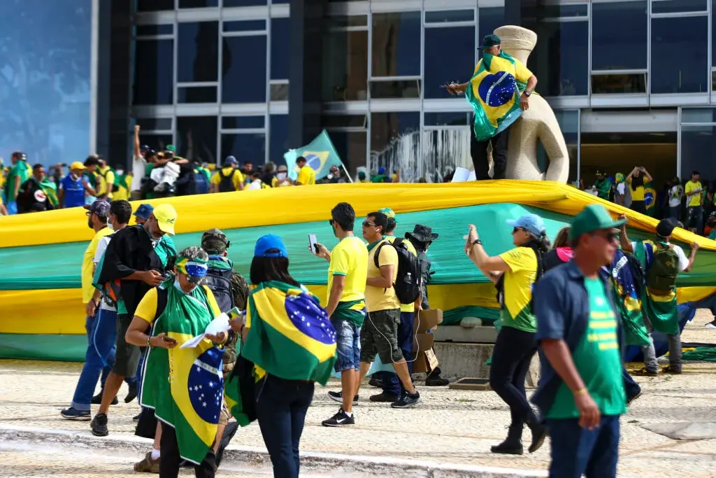 Familiares de condenados do 8/1 cobram Moraes sobre Lei da Dosimetria