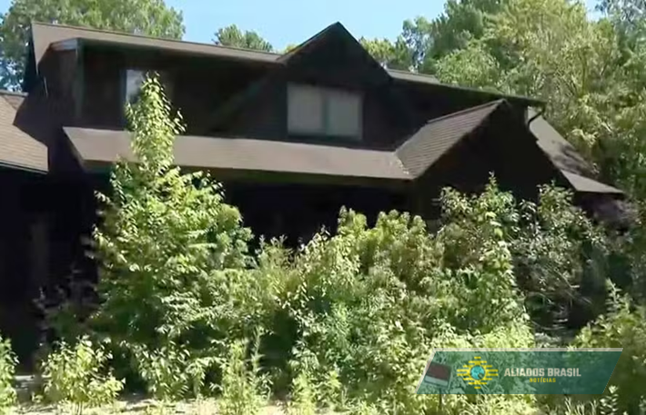 Homem compra casa em leilão e leva 'de brinde' três cadáveres dentro da propriedade
