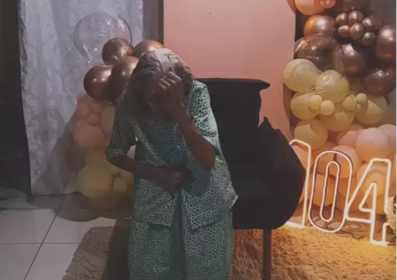 Idosa de 104 anos celebra aniversário dançando forró de Luiz Gonzaga e viraliza; assista 