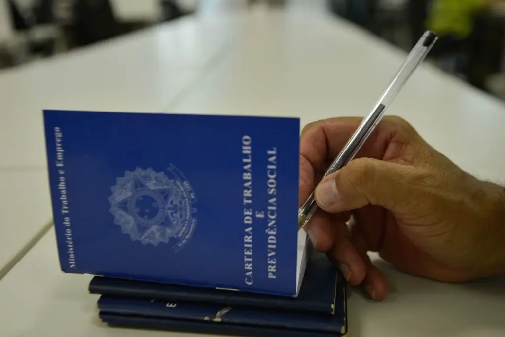Indústria manifesta apoio à PEC da oposição sobre escala flexível