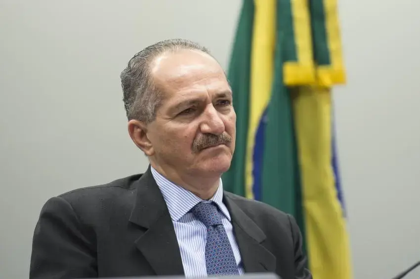 Juíza derruba expulsão de Aldo Rebelo do DC e impõe pena ao partido