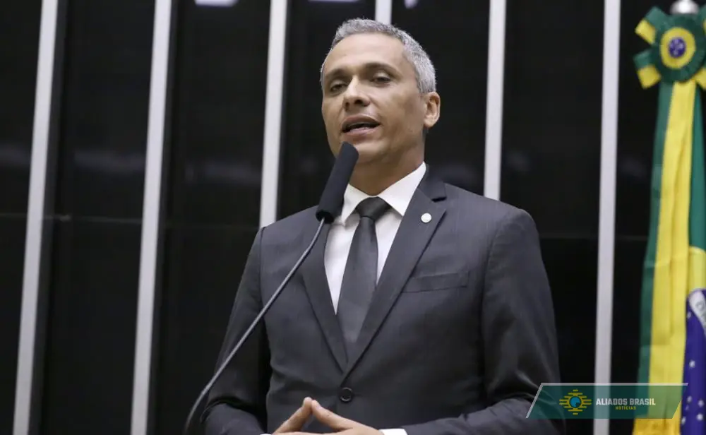 Justiça condena Gustavo Gayer a indenizar o PT em R$ 20 mil