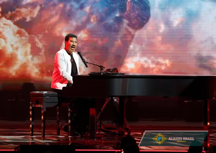 Lionel Richie interrompe show após passar mal no palco