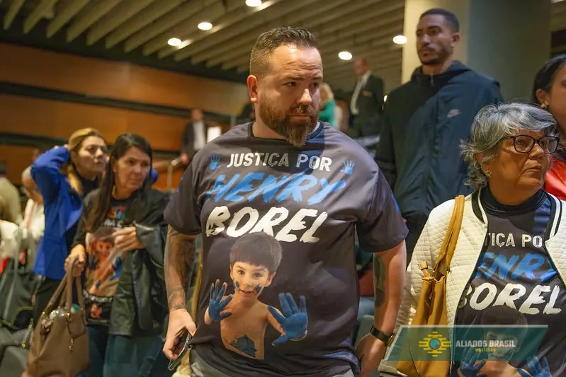 “Mataram meu filho pela terceira vez”, diz Leniel Borel após decisão que beneficiou Monique