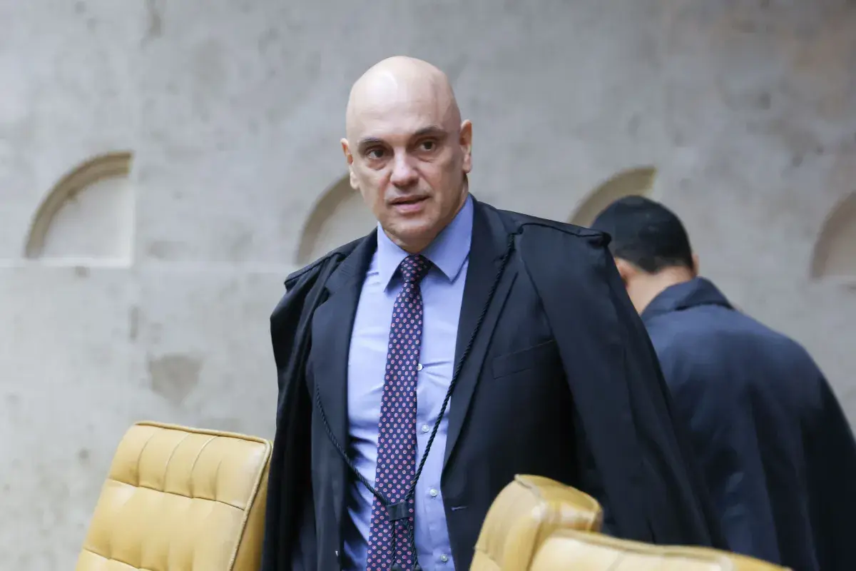 Moraes pede manifestação à PGR sobre suposta calúnia de Flávio contra Lula