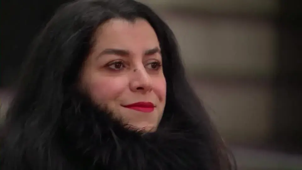 Morre Marjane Satrapi, artista e autora de 