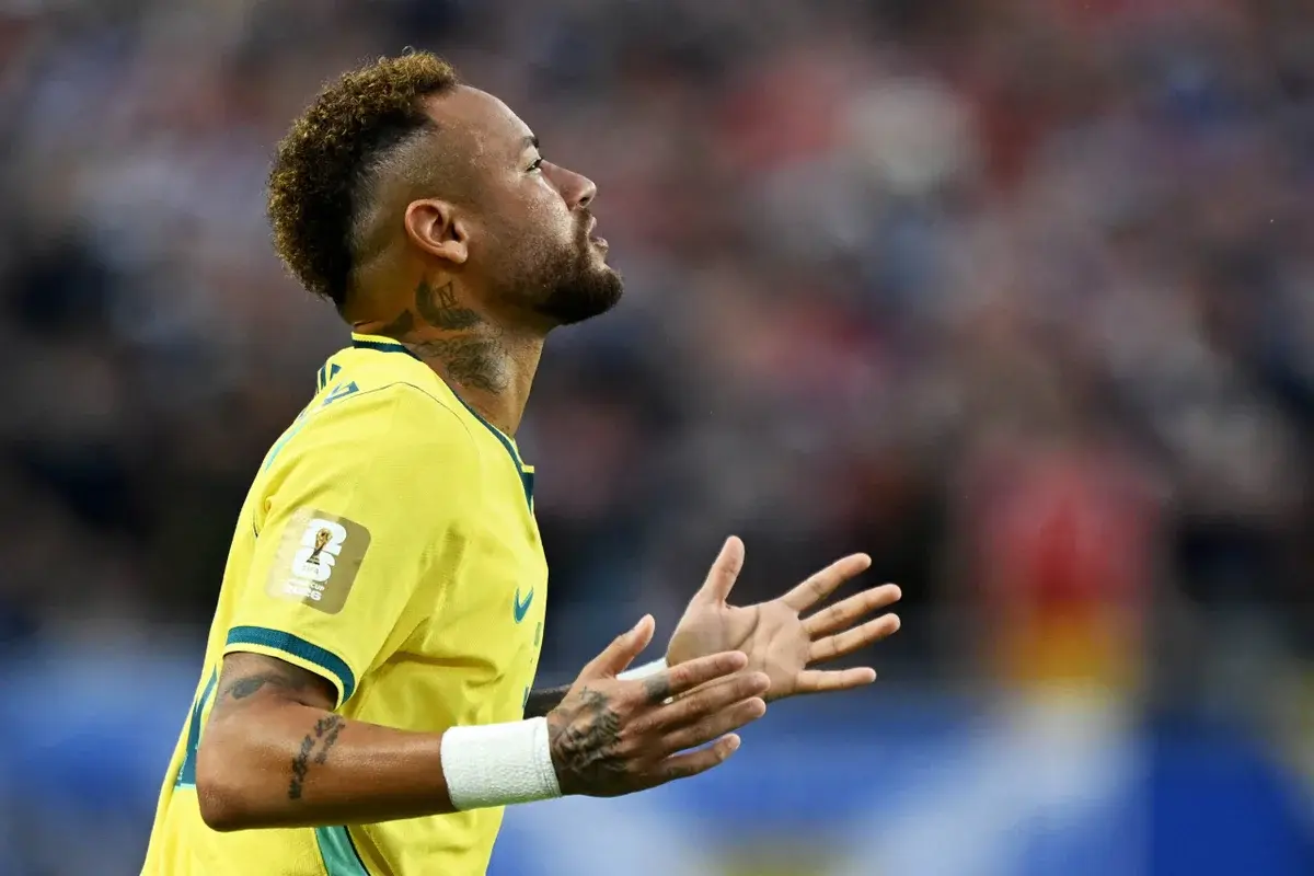 Vidente previu, a web viralizou, mas Neymar não foi abduzido durante Brasil x Escócia