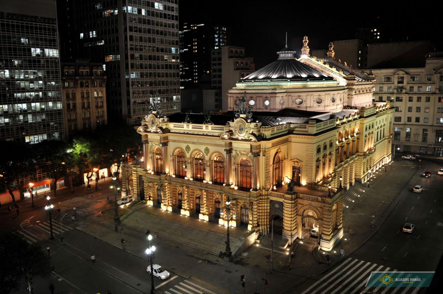 Novo gestor promete fim de militância política em espetáculos do Theatro Municipal, em SP