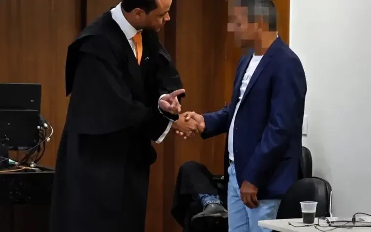 Pai que matou abusador da filha é absolvido pelo Tribunal do Júri, e advogado declara: ‘O senhor é um herói’