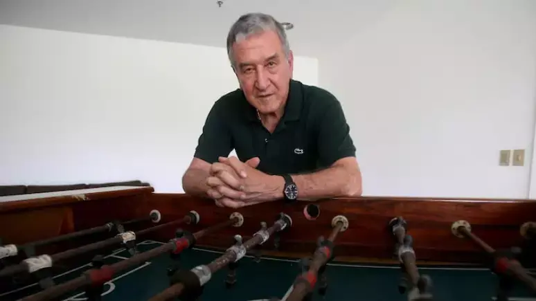 Parreira tem quadro pulmonar estabilizado, e sedação começa a ser reduzida, diz boletim médico 