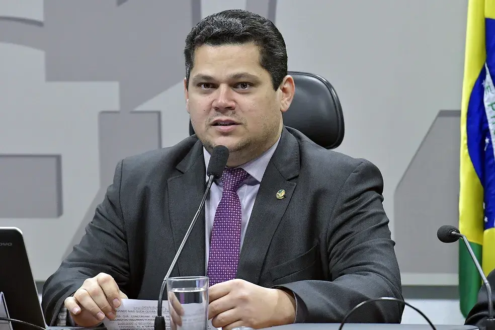 PEC 6×1 tem semana decisiva no Senado com Alcolumbre sob pressão
