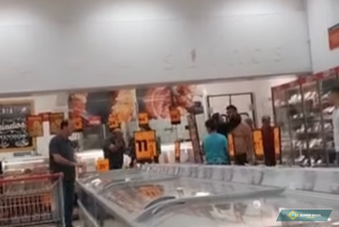 Petista pede picanha em açougue, recebe mortadela e causa confusão em supermercado