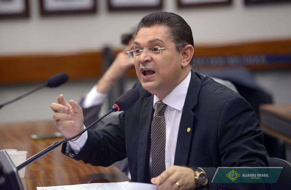 PL tenta convencer TSE a mudar contagem de voto na eleição