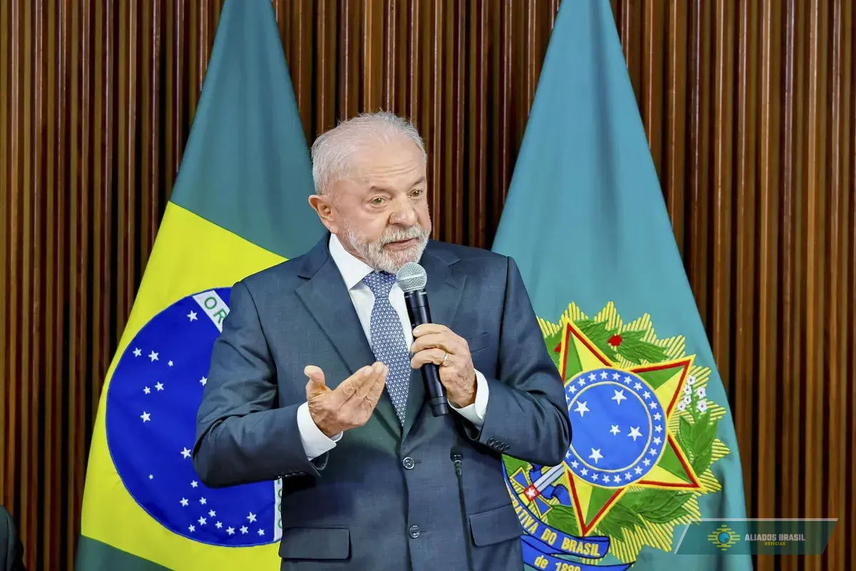 PT lançará Lula à reeleição em 1° de agosto e reserva R$ 105 mi à campanha