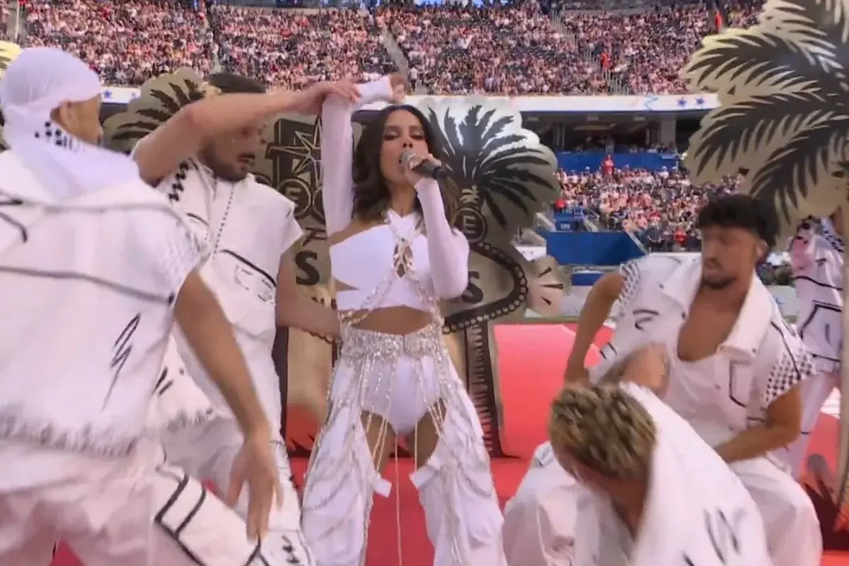 Show de Anitta na abertura da Copa do Mundo decepciona web. Veja como foi