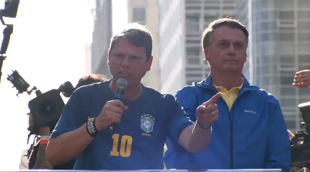 Tarcísio sanciona, e mãe de Jair Bolsonaro vira nome de viaduto