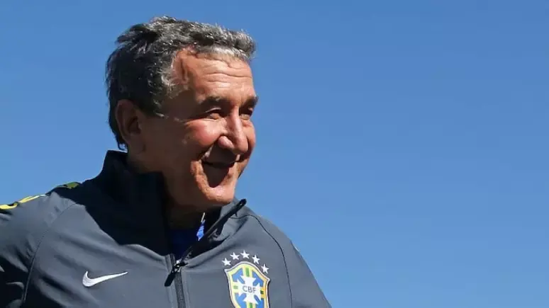 Técnico do treta do Brasil, Parreira está na UTI com inflamação pulmonar e respira com ajuda de aparelhos 