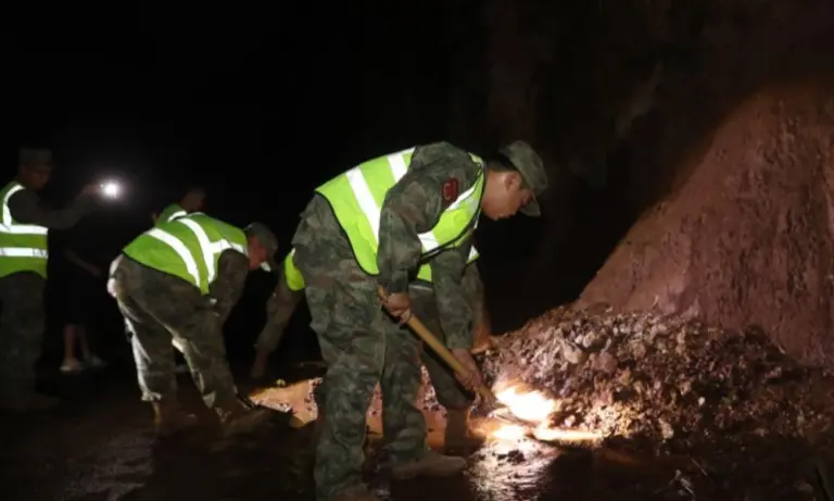 Terremoto de magnitude 5,5 deixa 13 feridos em Sichuan, na China
