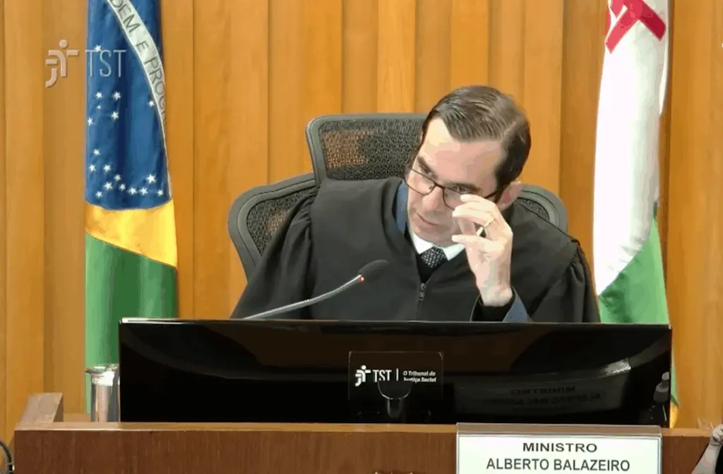 TST multa Ortobom em R$ 300 mil por falta de mulher na chefia