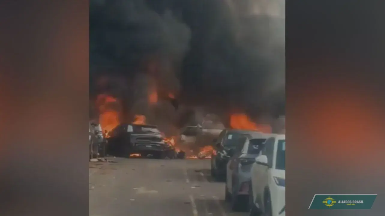 Vídeo mostra momento que um dos helicópteros cai no RJ; assista