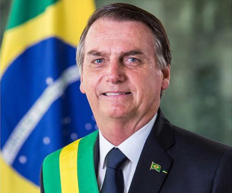 Vídeo produzido com IA que conta a história de Bolsonaro viraliza; ASSISTA VÍDEO