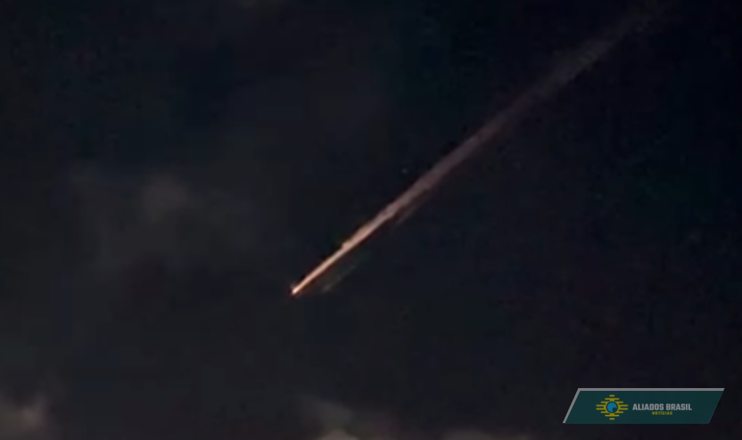 VÍDEO: Rastro misterioso ilumina o céu do Sul do Brasil e intriga moradores; fenômeno tem explicação