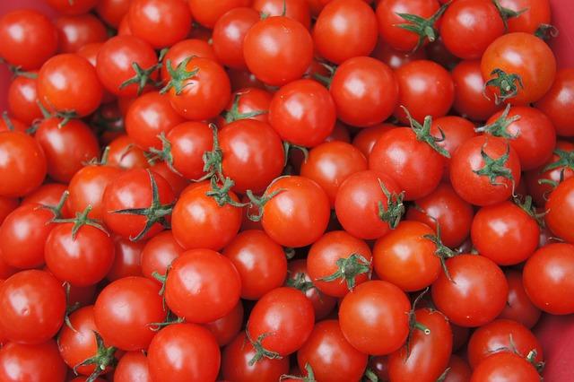 5 benefícios dos tomates-cereja para a saúde, segundo a ciência