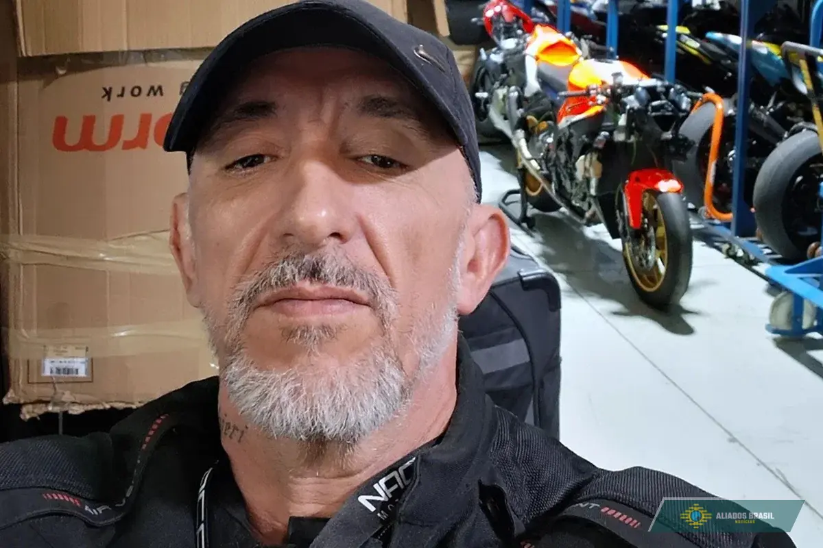 Além de quadros, Cristian Cravinhos passa a vender conteúdo adulto