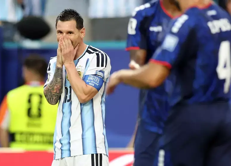 Argentina sofre, mas acaba com o sonho de Cabo Verde na prorrogação e vai às oitavas da Copa