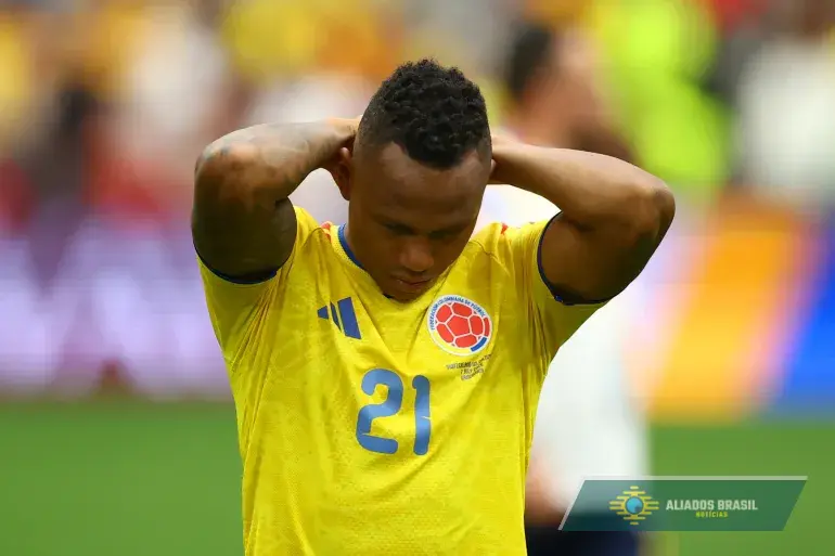 Atacante que perdeu gol durante eliminação da Colômbia na Copa recebe ameaças de morte