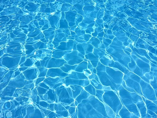 Bebê de 1 ano e 7 meses morre afogada após cair em piscina em Olinda