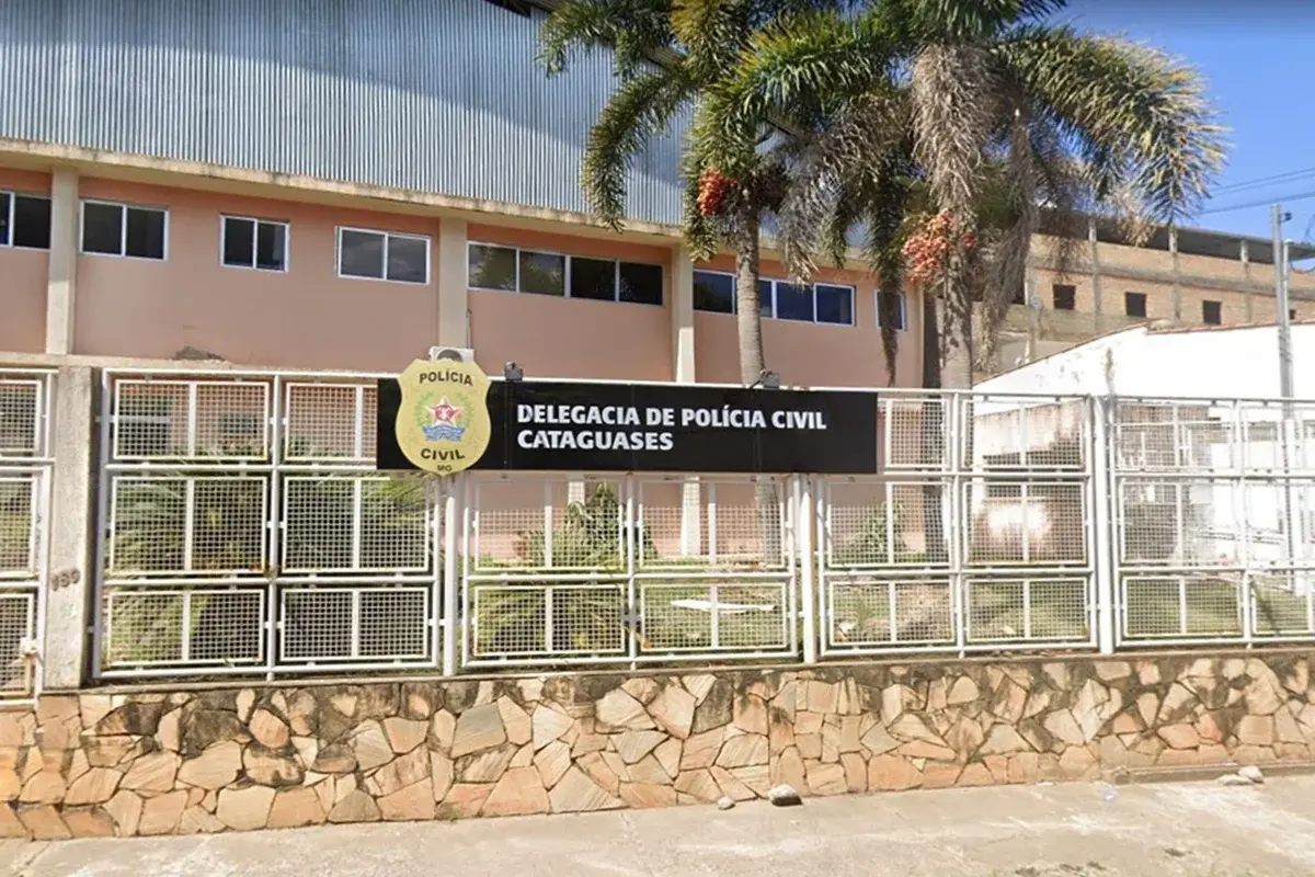 Bebê é encontrado mamando em mãe vítima de feminicídio em MG