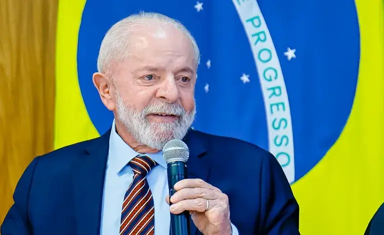 Briga entre Flávio e Michelle faz PT intensificar foco no eleitorado feminino
