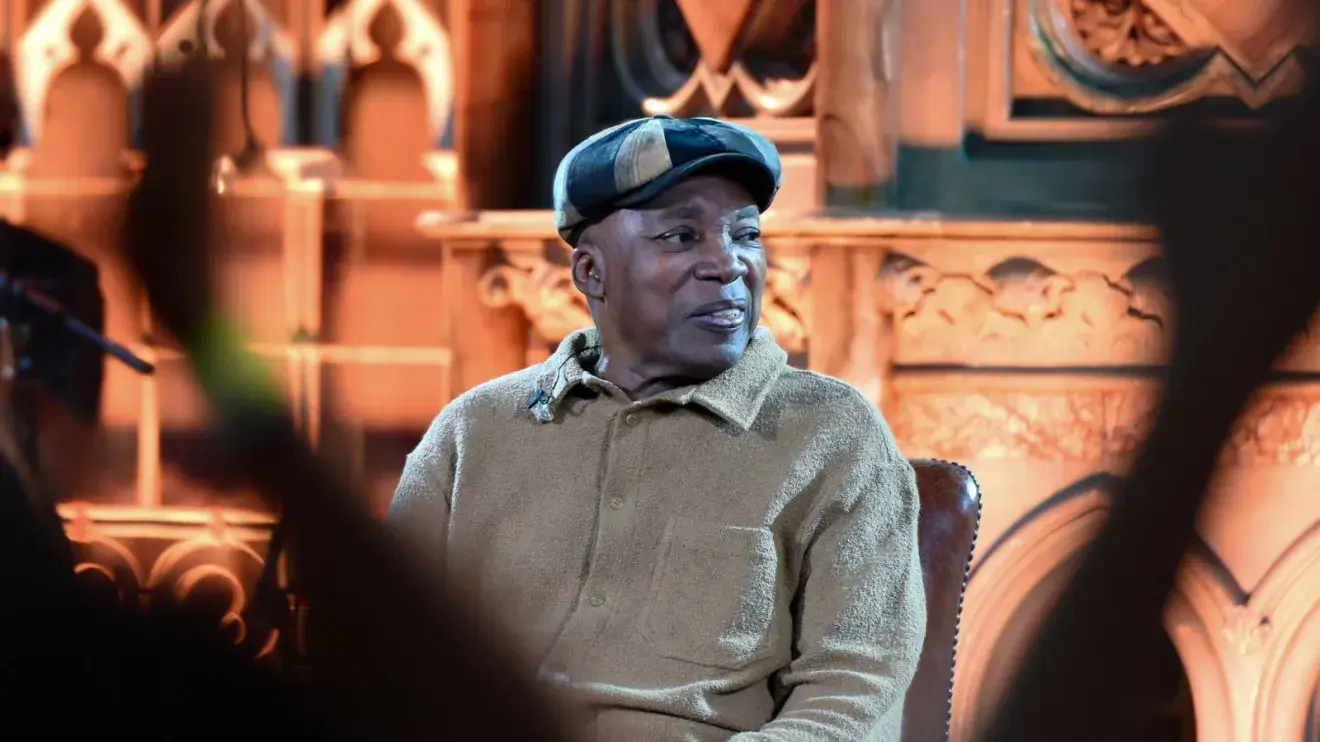Cantor Milton Nascimento é internado por pneumonia