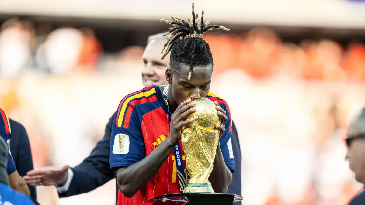 Destaque da Copa dedica título da Espanha a Neymar: 