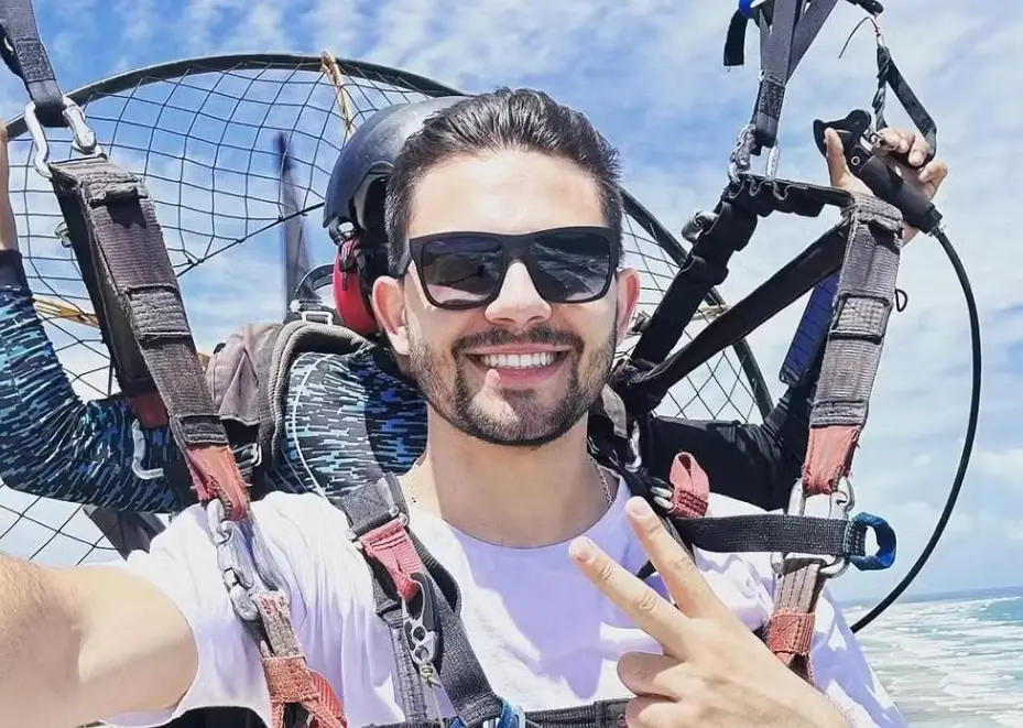 Estudante de escola de aviação morre após “banho de óleo”