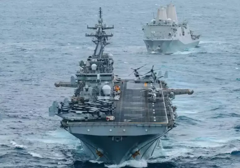 EUA bombardeiam navios comerciais no Irã, que promete resposta 'decisiva'  