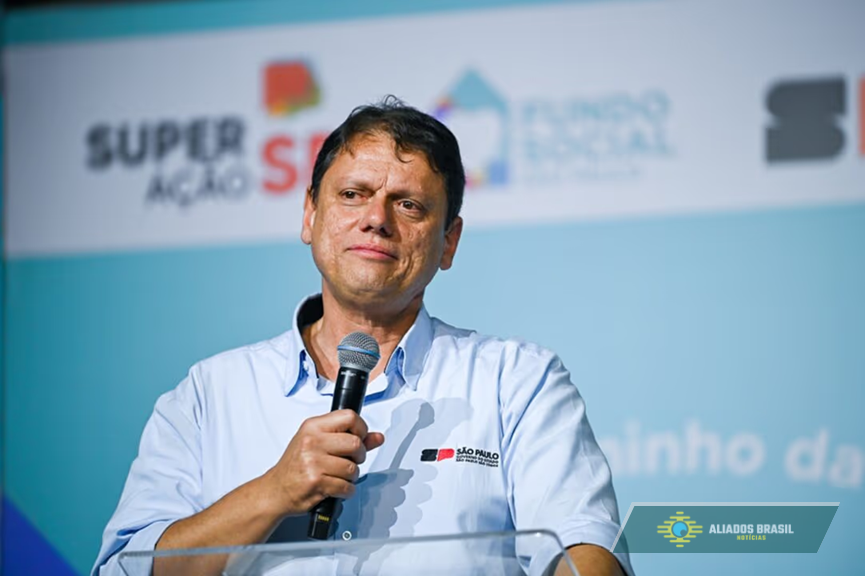 Governo de São Paulo distribui máquinas agrícolas a produtores rurais