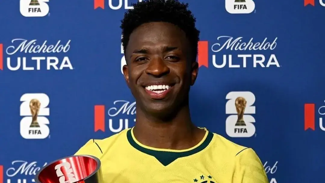 Vini Jr. surpreende com harmonização facial: veja antes e depois   