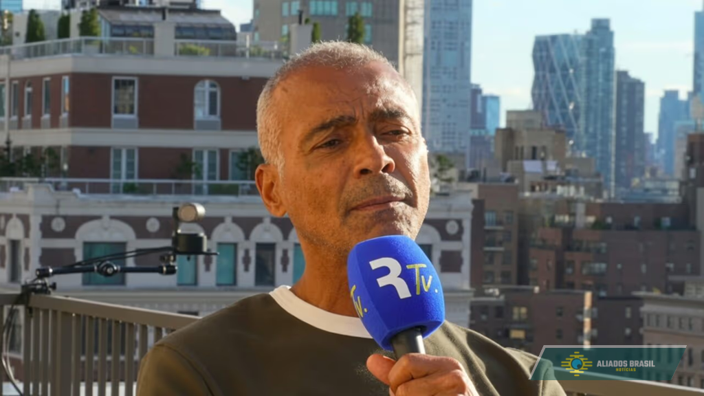 Justiça determina penhora de salário de Romário