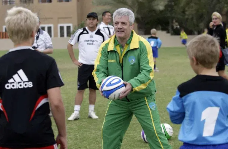 Kevin Keegan, lenda do futebol inglês e do Liverpool, morre aos 75 anos