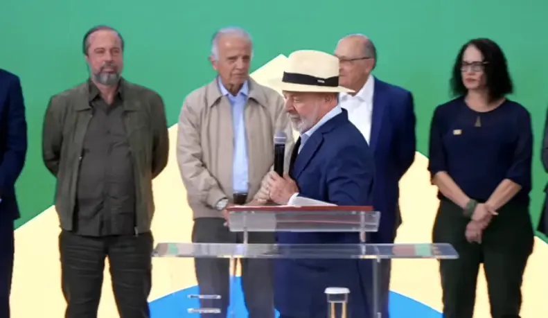 Lula ataca Bolsonaro durante discurso em fábrica de defesa em São Paulo