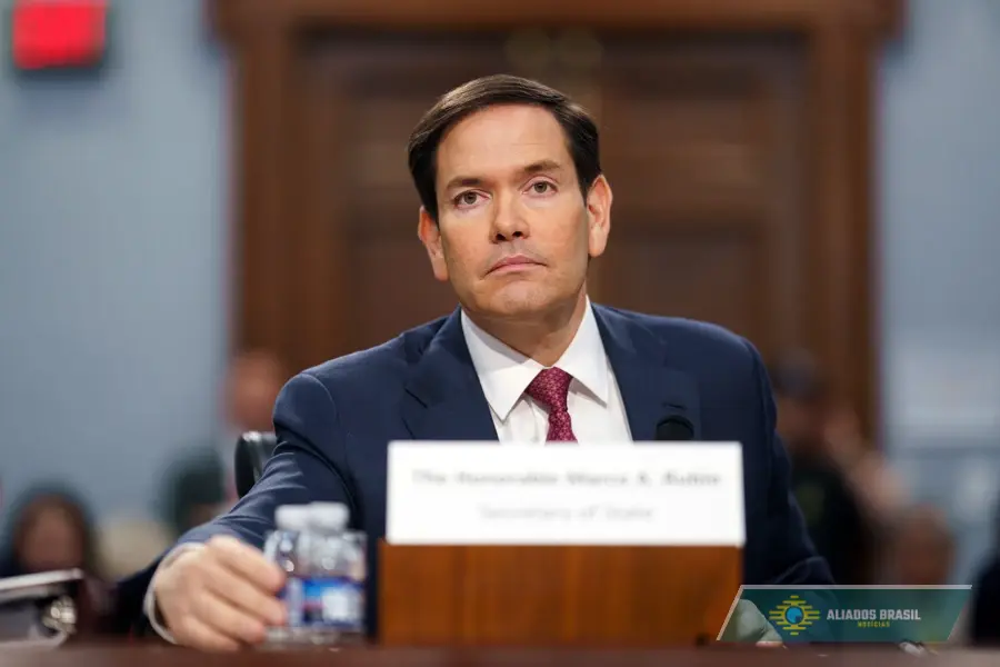 Marco Rubio assume controle político e financeiro de Caracas, diz jornal