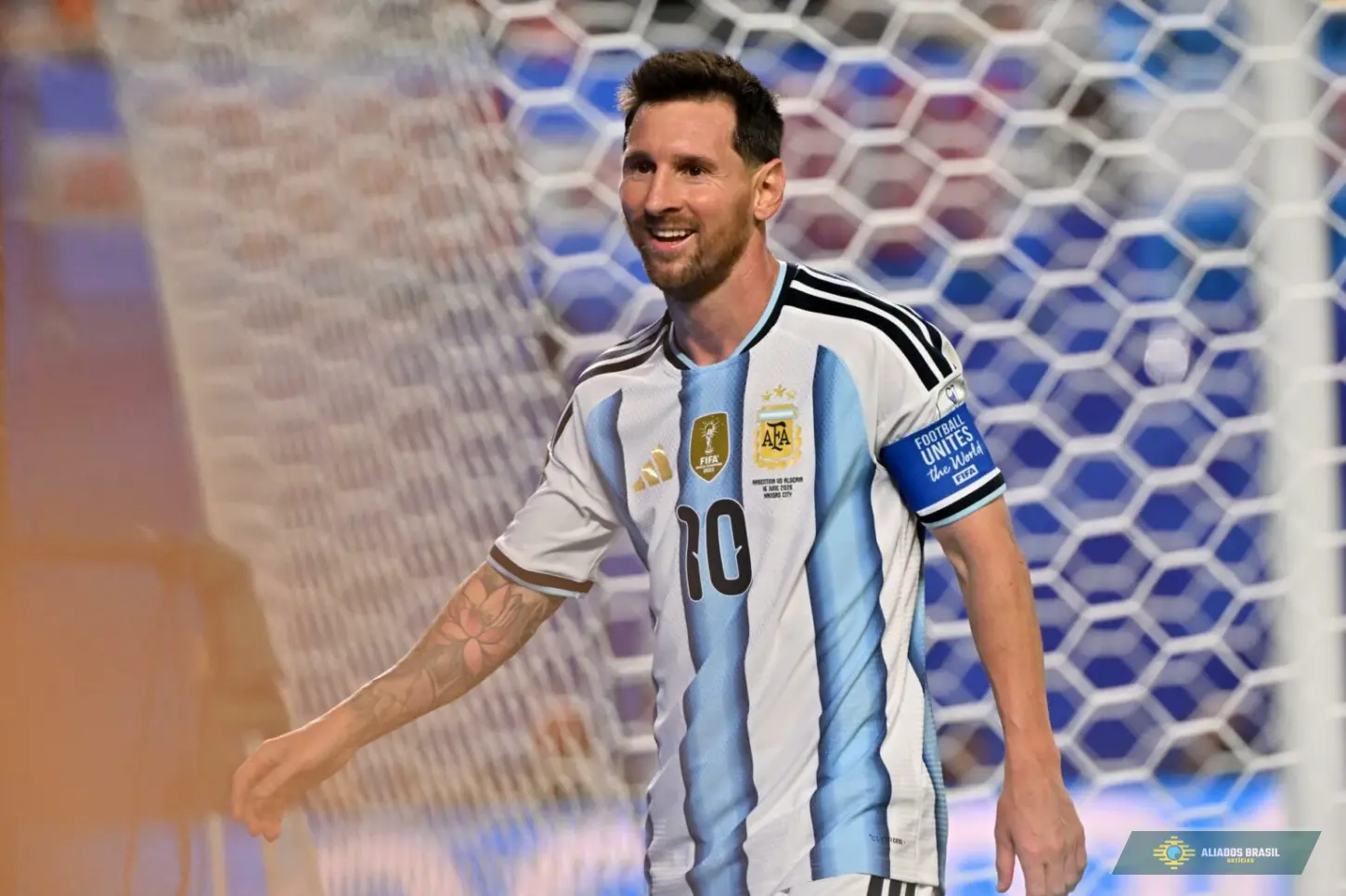 Messi aponta dificuldades do povo argentino, e Milei responde