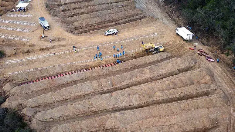 O cemitério de emergência onde a Venezuela enterra vítimas dos terremotos  