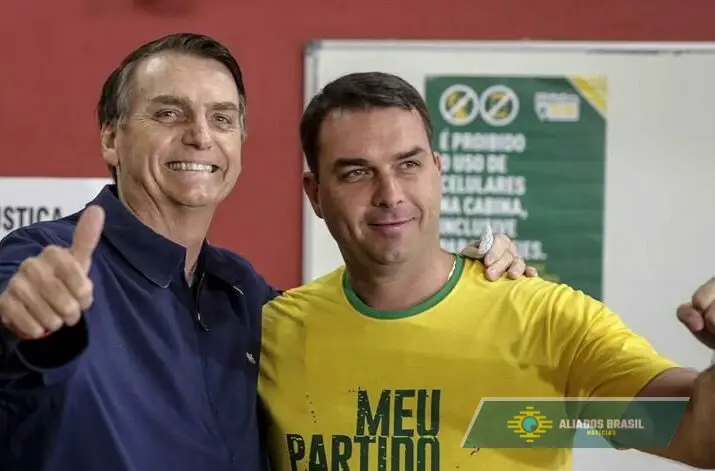 OAB pede que Moraes libere visita de Flávio a Jair Bolsonaro