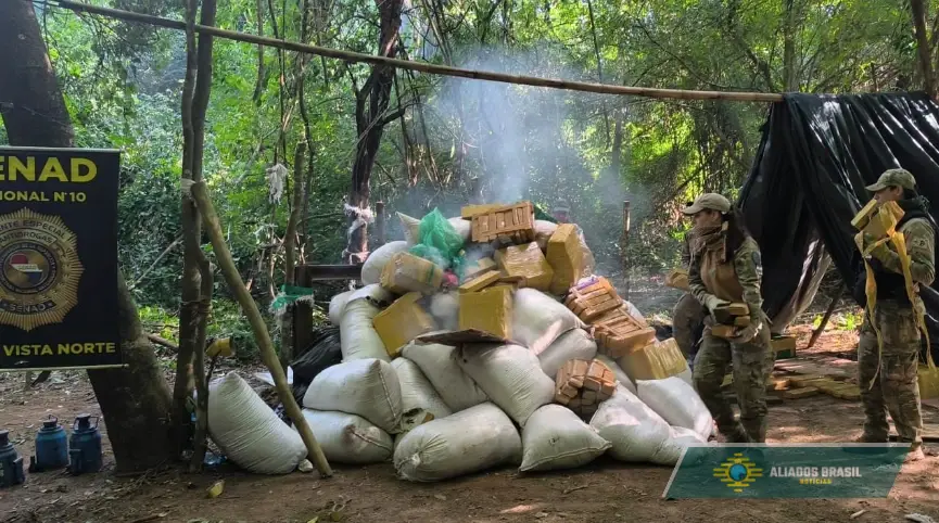 Paraguai destrói 1,7 tonelada de maconha na fronteira com Brasil