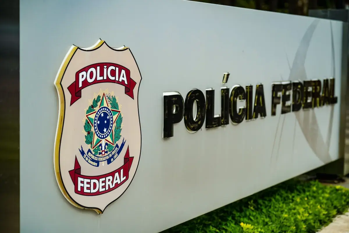 PF faz operação contra anúncios falsos usando imagem do governo federal