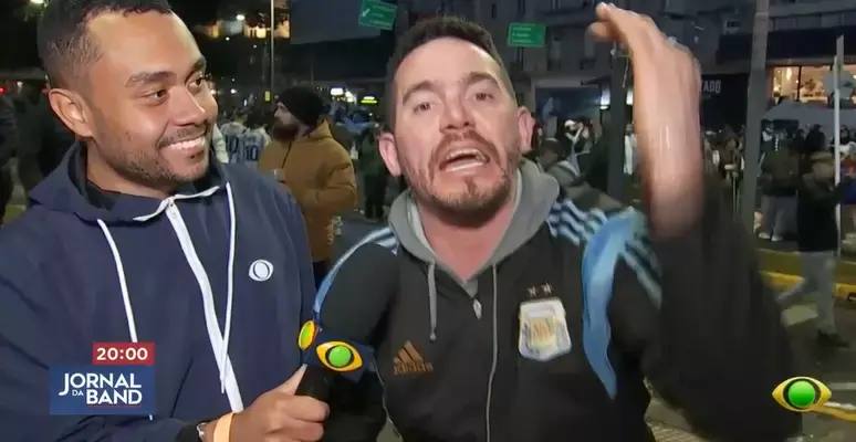  Repórter da Band é vítima de racismo em frente às câmeras na Argentina